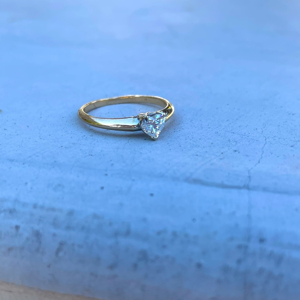 14k Gold Heart Diamond Ring